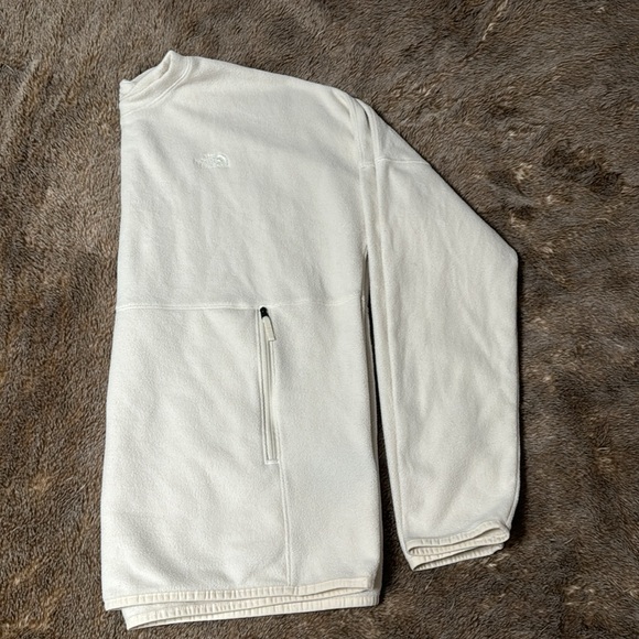 Women’s Lg Cream color pull over with pockets. Fleece. - Picture 2 of 7